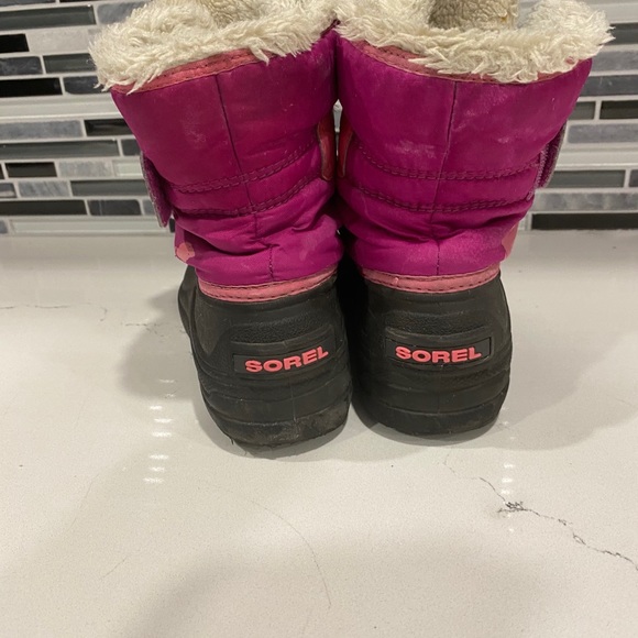 Kids Sorel boots - Picture 2 of 4
